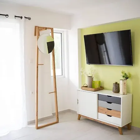 2 Bedroom Lambisea *